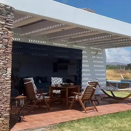 Cristelia Seafront & Pool Villa Lakhania
