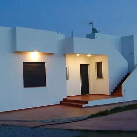 Cristelia Seafront & Pool Villa Lakhania
