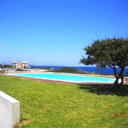 Cristelia Seafront & Pool Lakhania